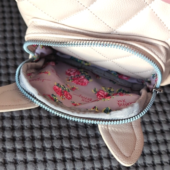 🐶 Betsey Johnson Kitsch French Bulldog Mini Backpack - Picture 4 of 9